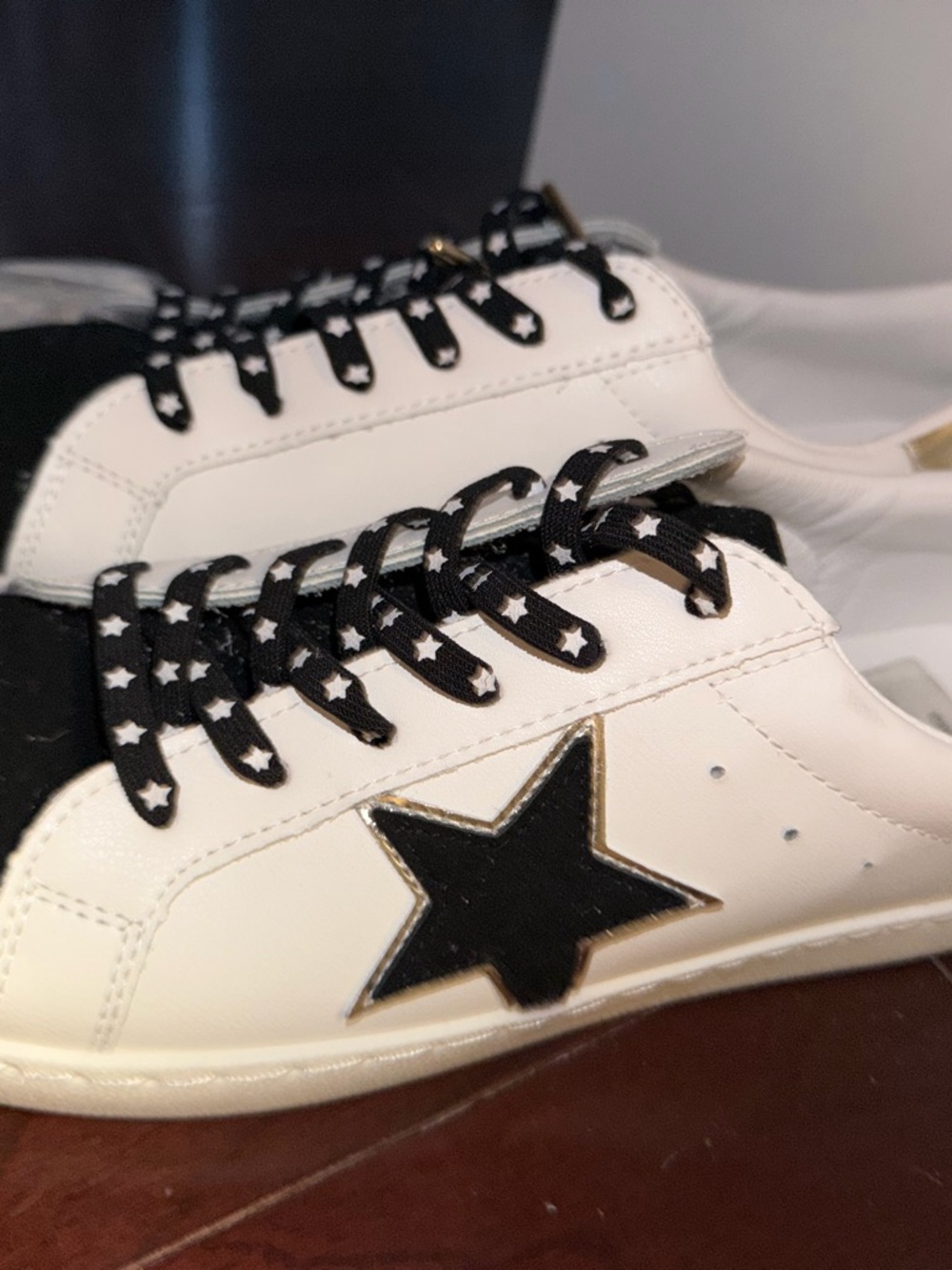 Vintage Havana White Sneakers with Black Star Detail